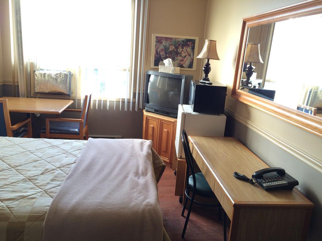 Motel Lustre D'Or L'Ancienne-Lorette Room photo